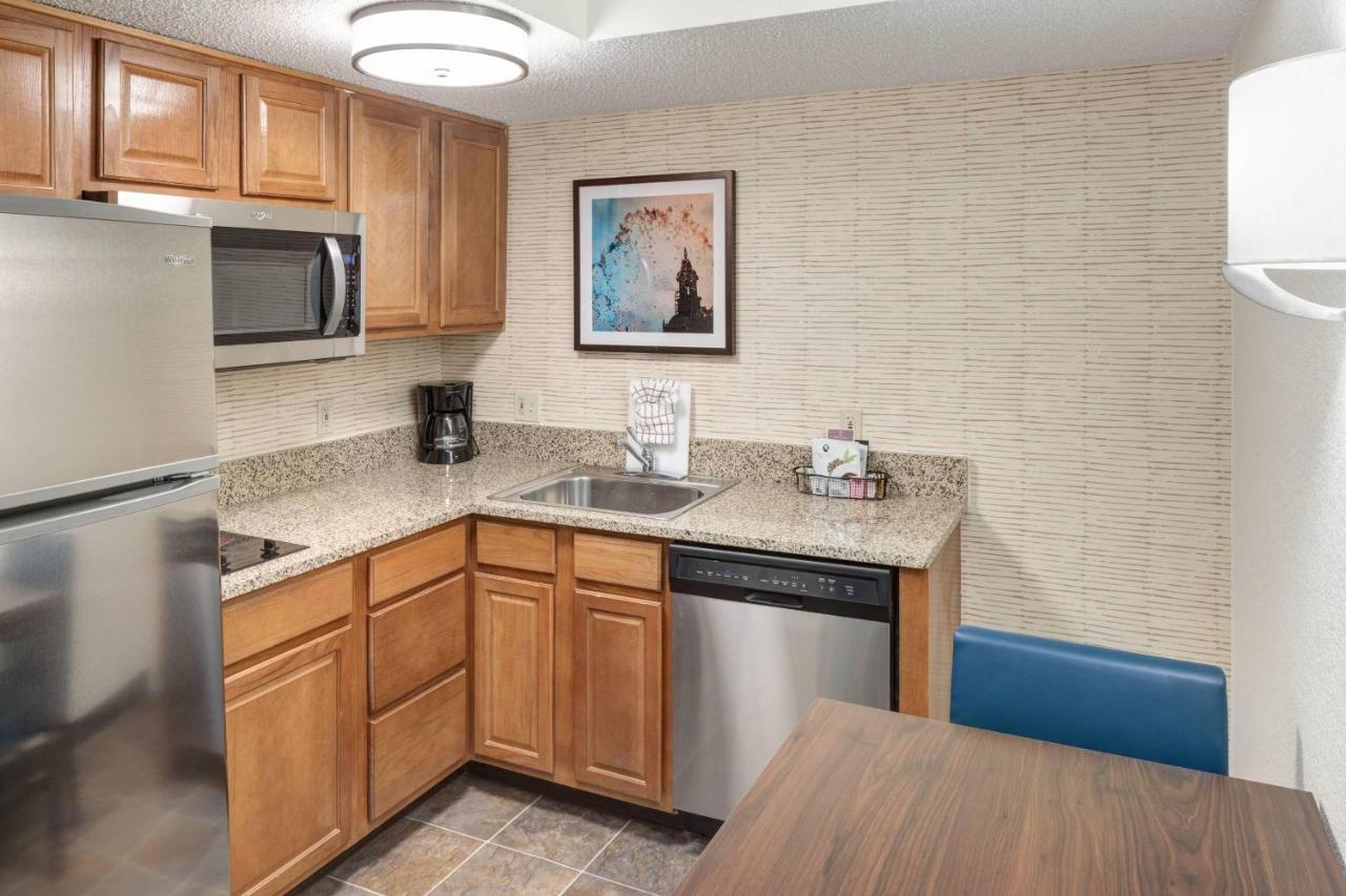  | Residence Inn by Marriott Kansas City Country Club Plaza