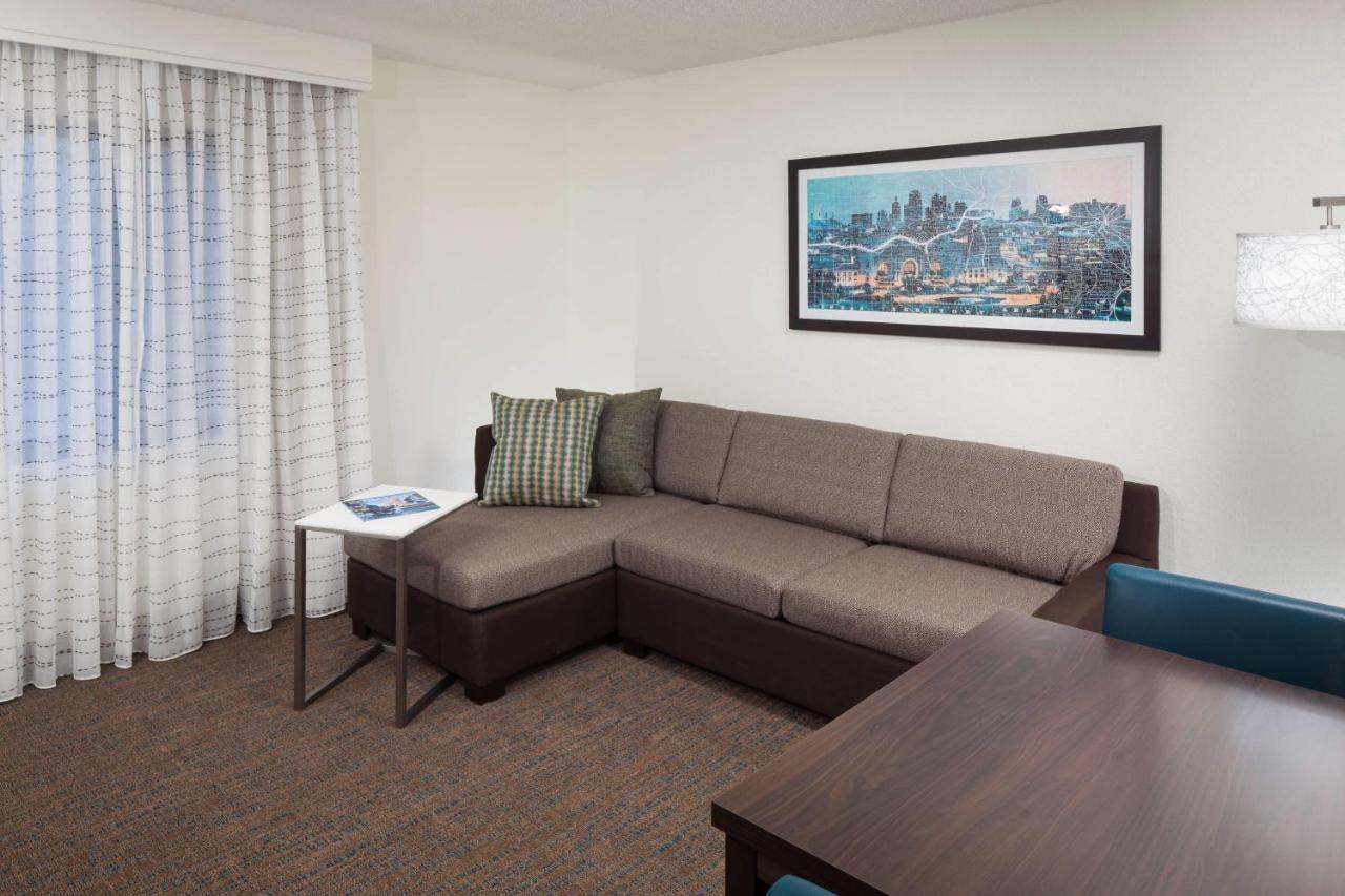  | Residence Inn by Marriott Kansas City Country Club Plaza