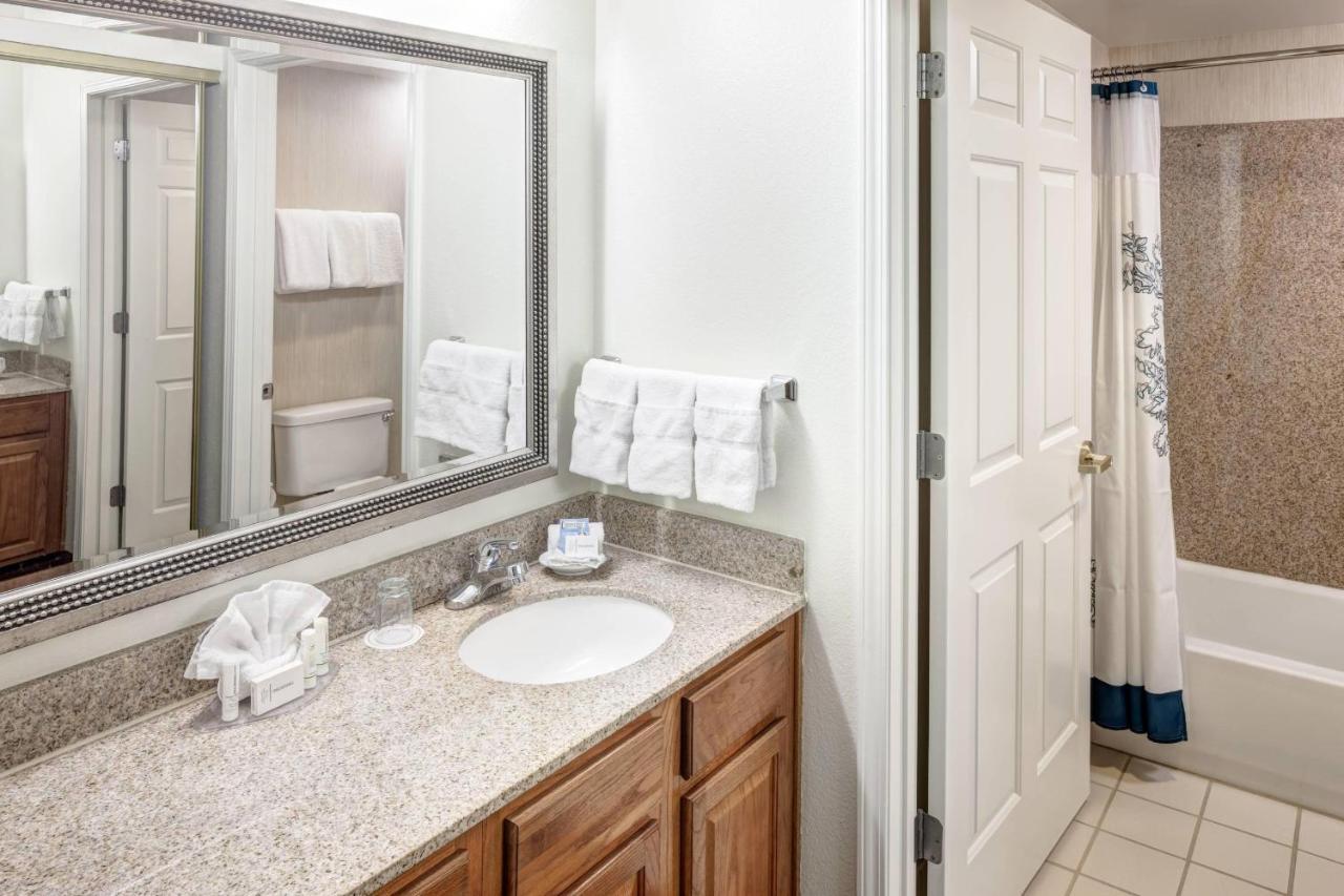  | Residence Inn by Marriott Kansas City Country Club Plaza