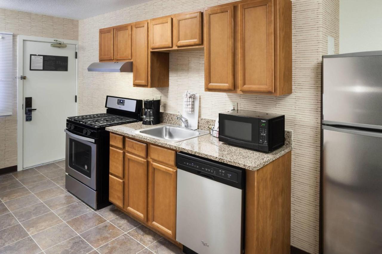  | Residence Inn by Marriott Kansas City Country Club Plaza
