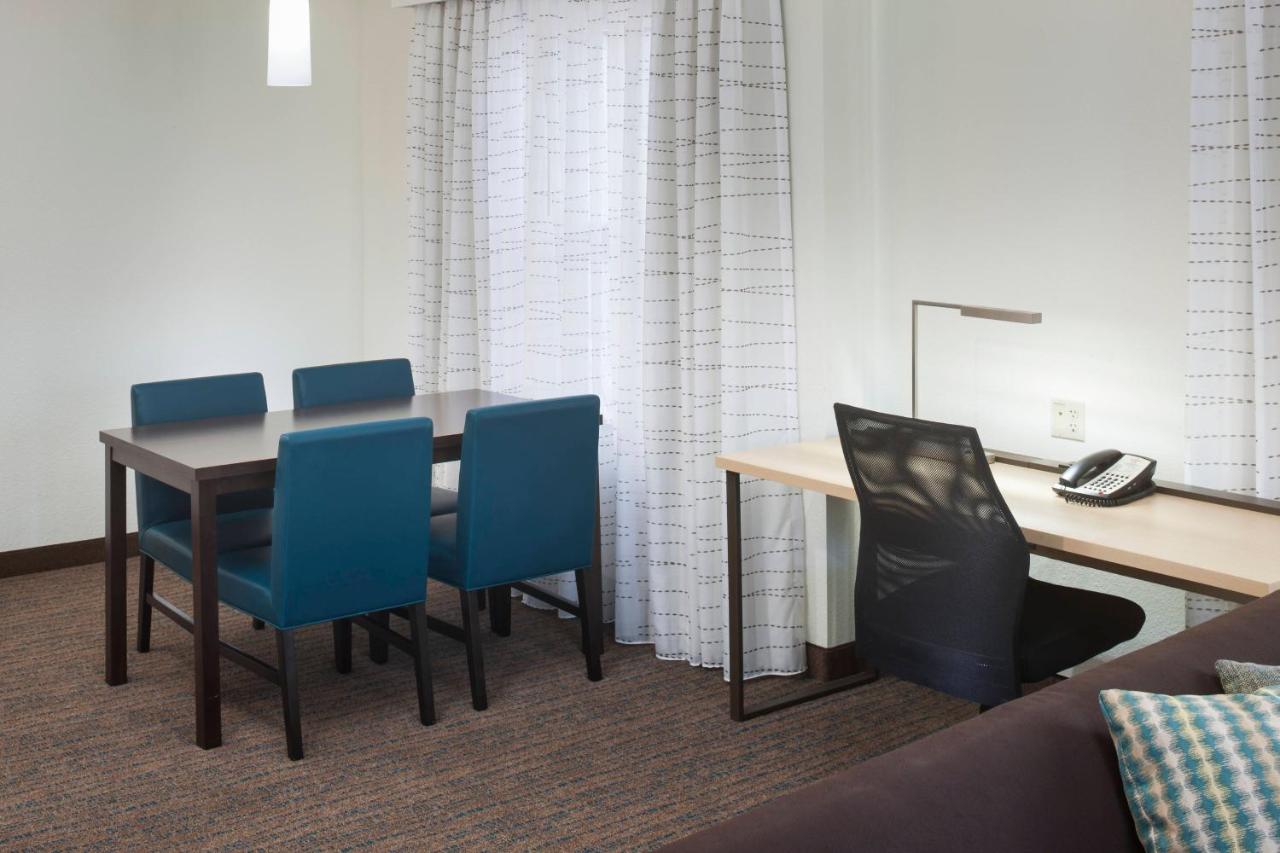 | Residence Inn by Marriott Kansas City Country Club Plaza