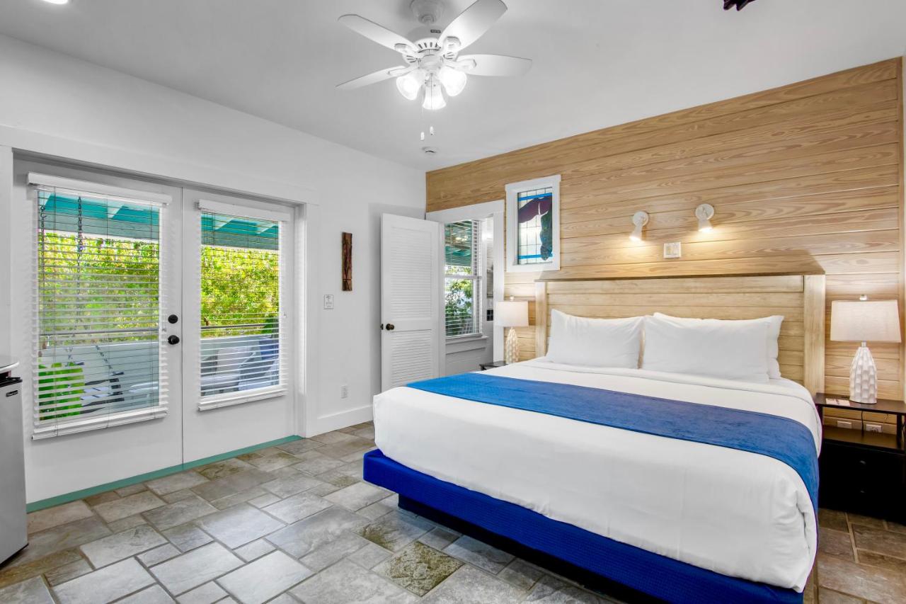 Deluxe Queen Room with Porch at Eden House