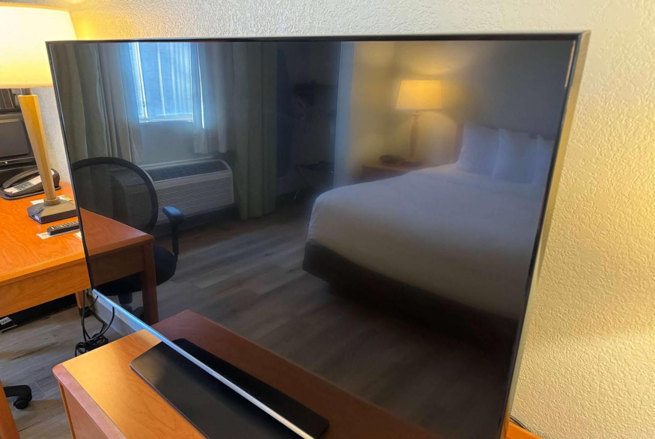 King Room - Mobility Access/Non-Smoking at Wingate by Wyndham Sioux City