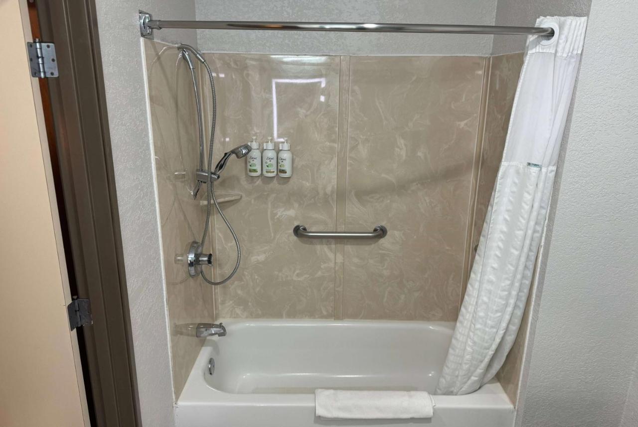 King Room - Mobility Access/Non-Smoking at Wingate by Wyndham Sioux City