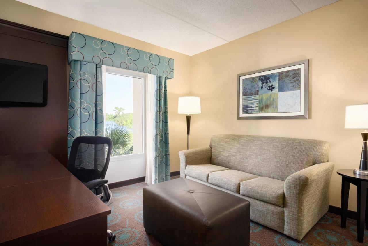 Non-Smoking King Studio Suite at Hampton Inn & Suites Bluffton-Sun City
