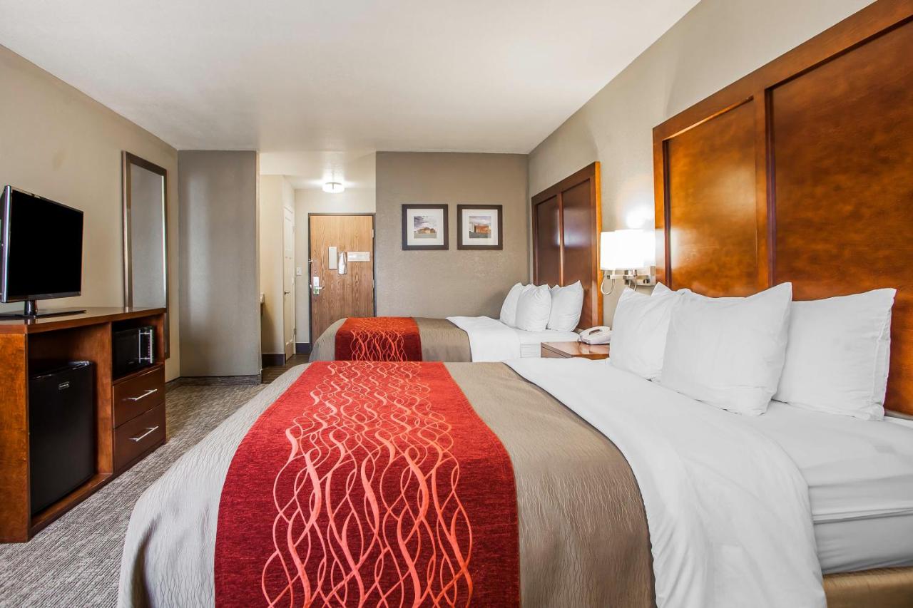 Queen Room with Two Queen Beds - Non-Smoking at Comfort Inn Marshalltown South