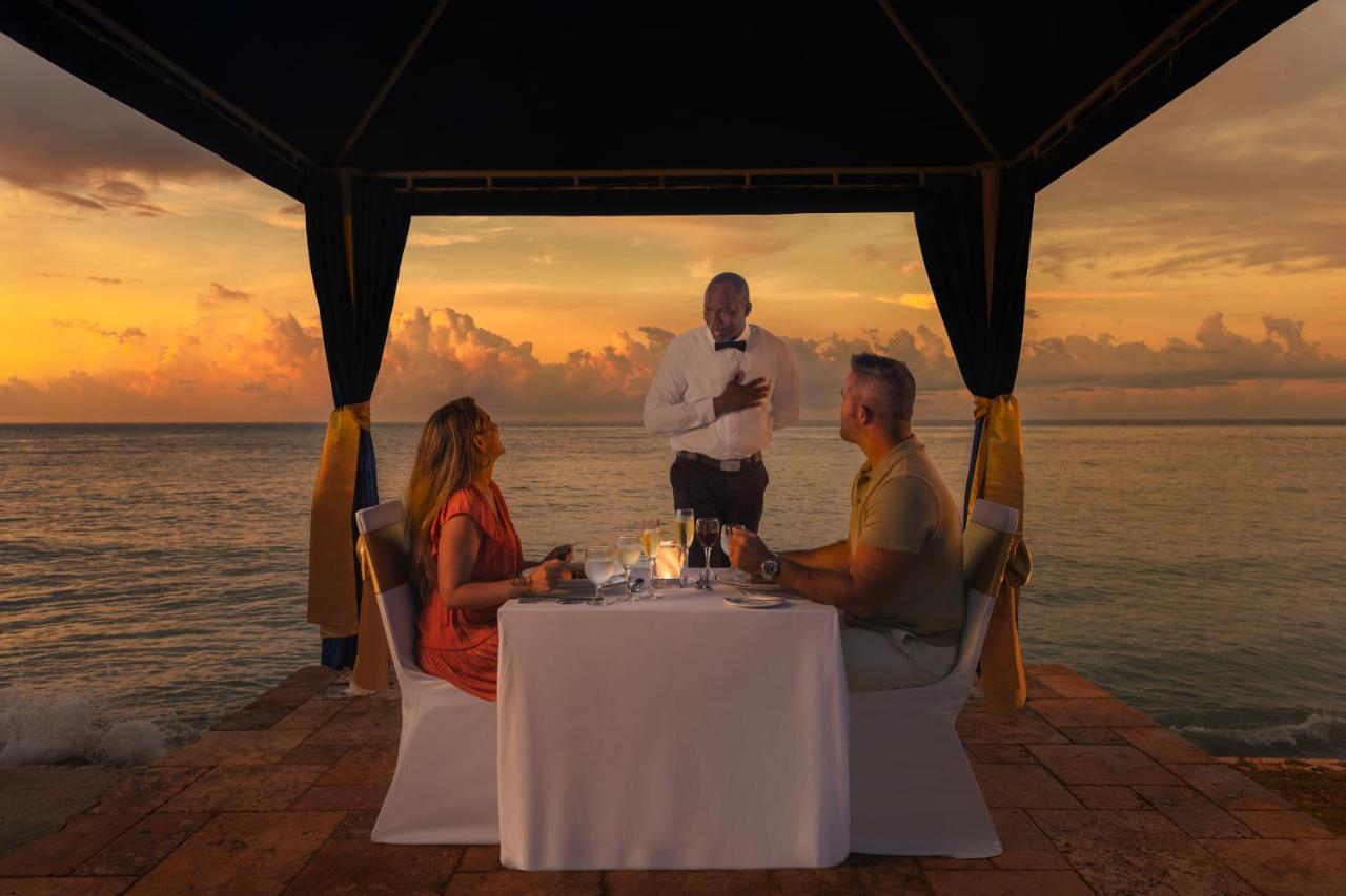 | Hilton Rose Hall Resort & Spa