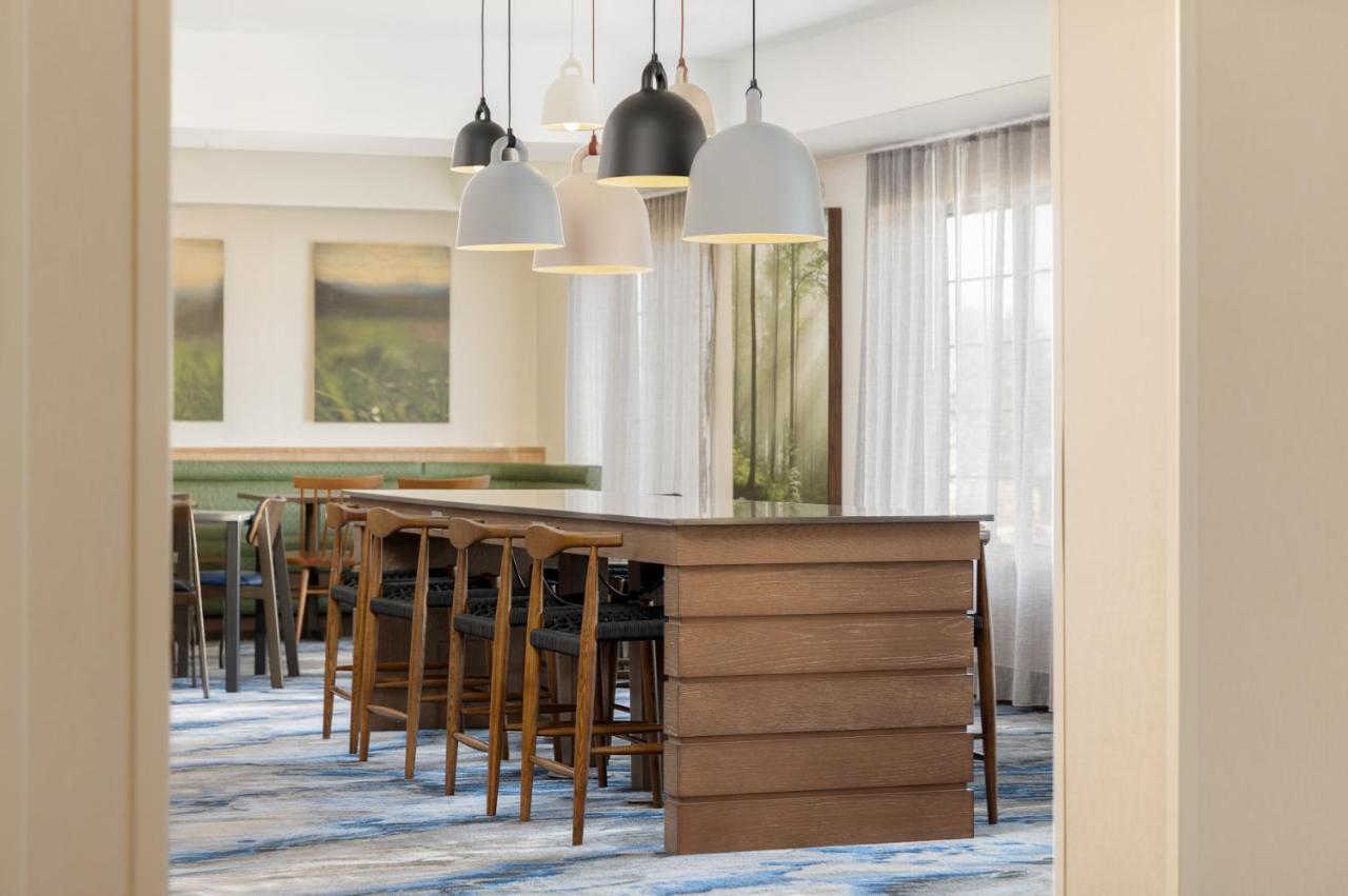 | Fairfield Inn and Suites by Marriott Cincinnati Eastgate