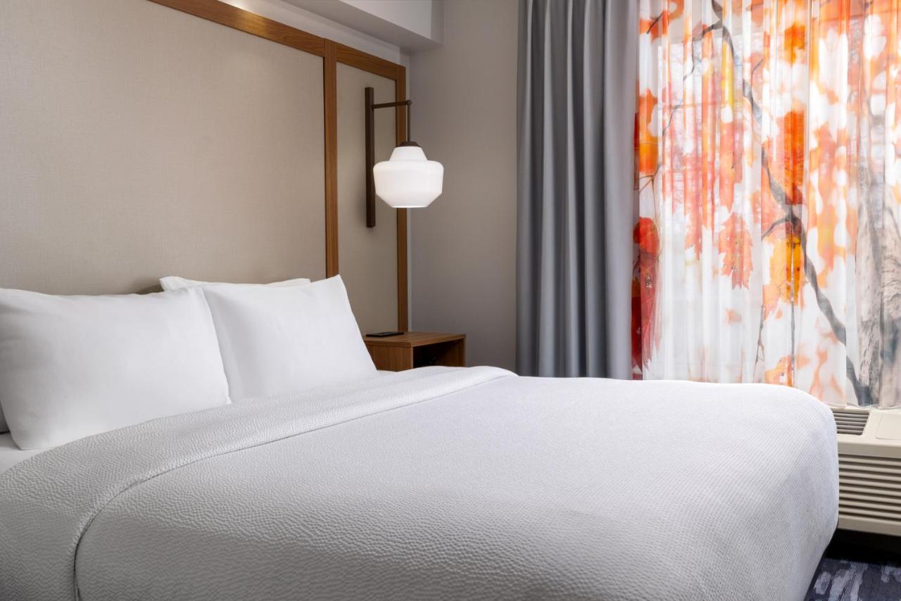 | Fairfield Inn and Suites by Marriott Cincinnati Eastgate
