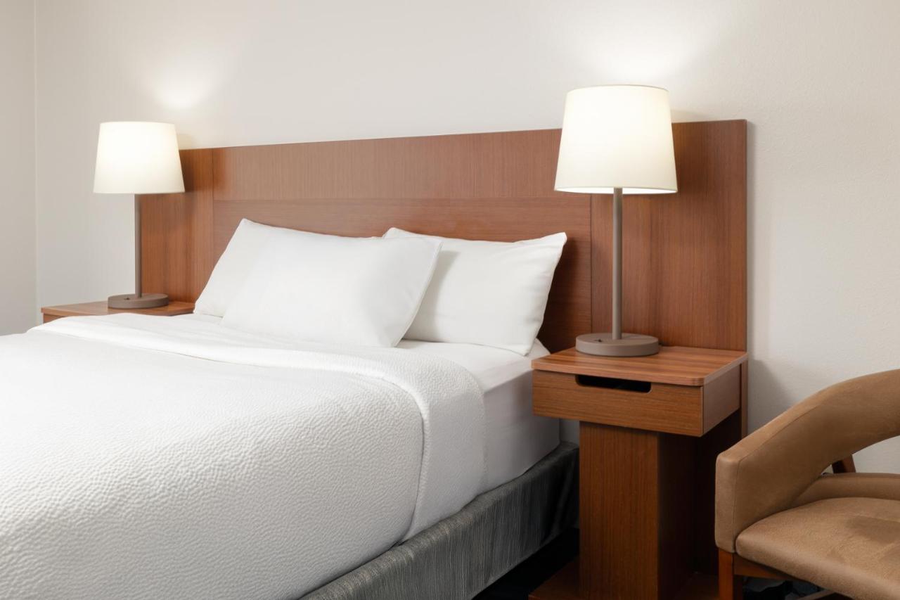 | Fairfield Inn and Suites by Marriott Cincinnati Eastgate