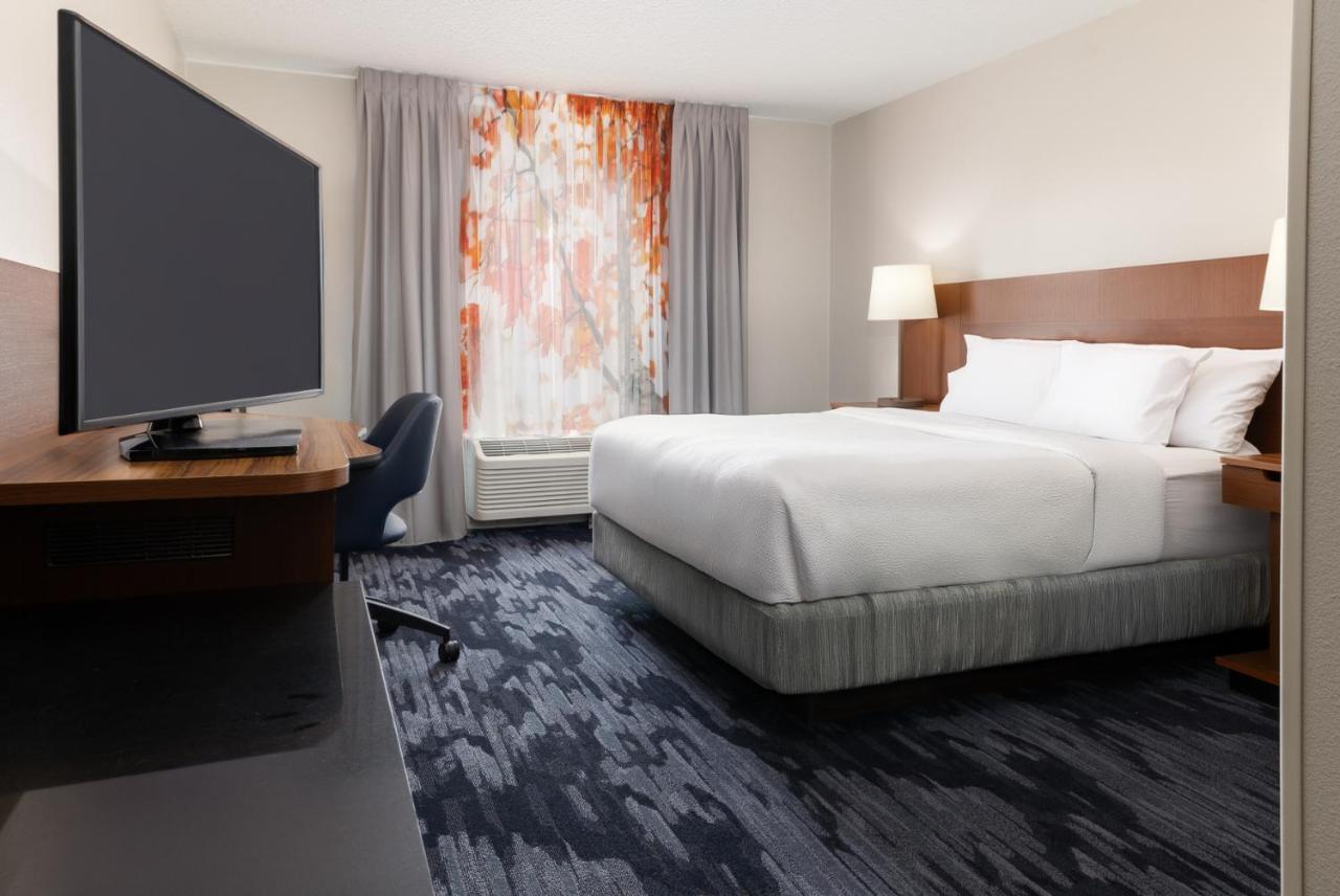 | Fairfield Inn and Suites by Marriott Cincinnati Eastgate