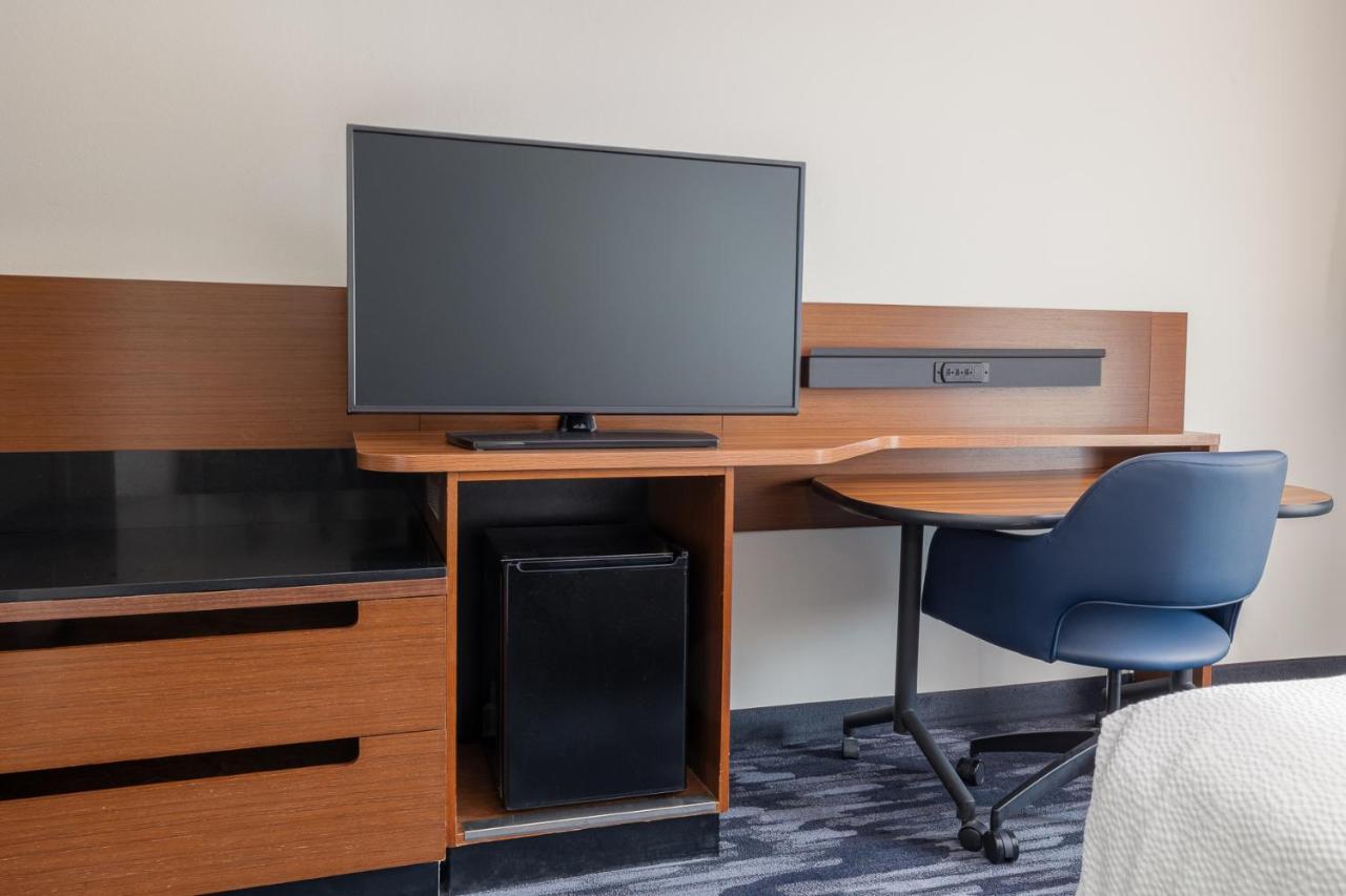 | Fairfield Inn and Suites by Marriott Cincinnati Eastgate