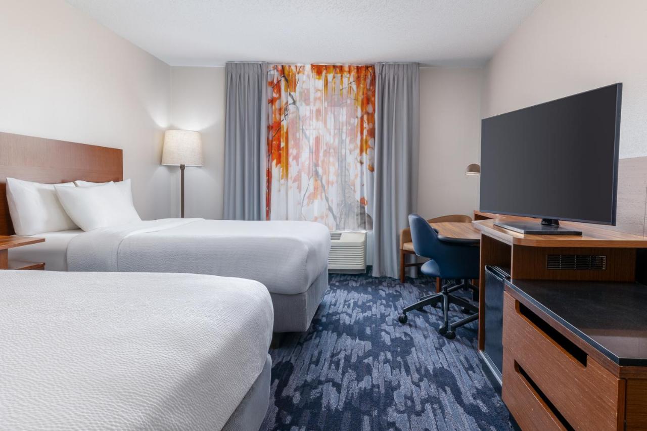 | Fairfield Inn and Suites by Marriott Cincinnati Eastgate