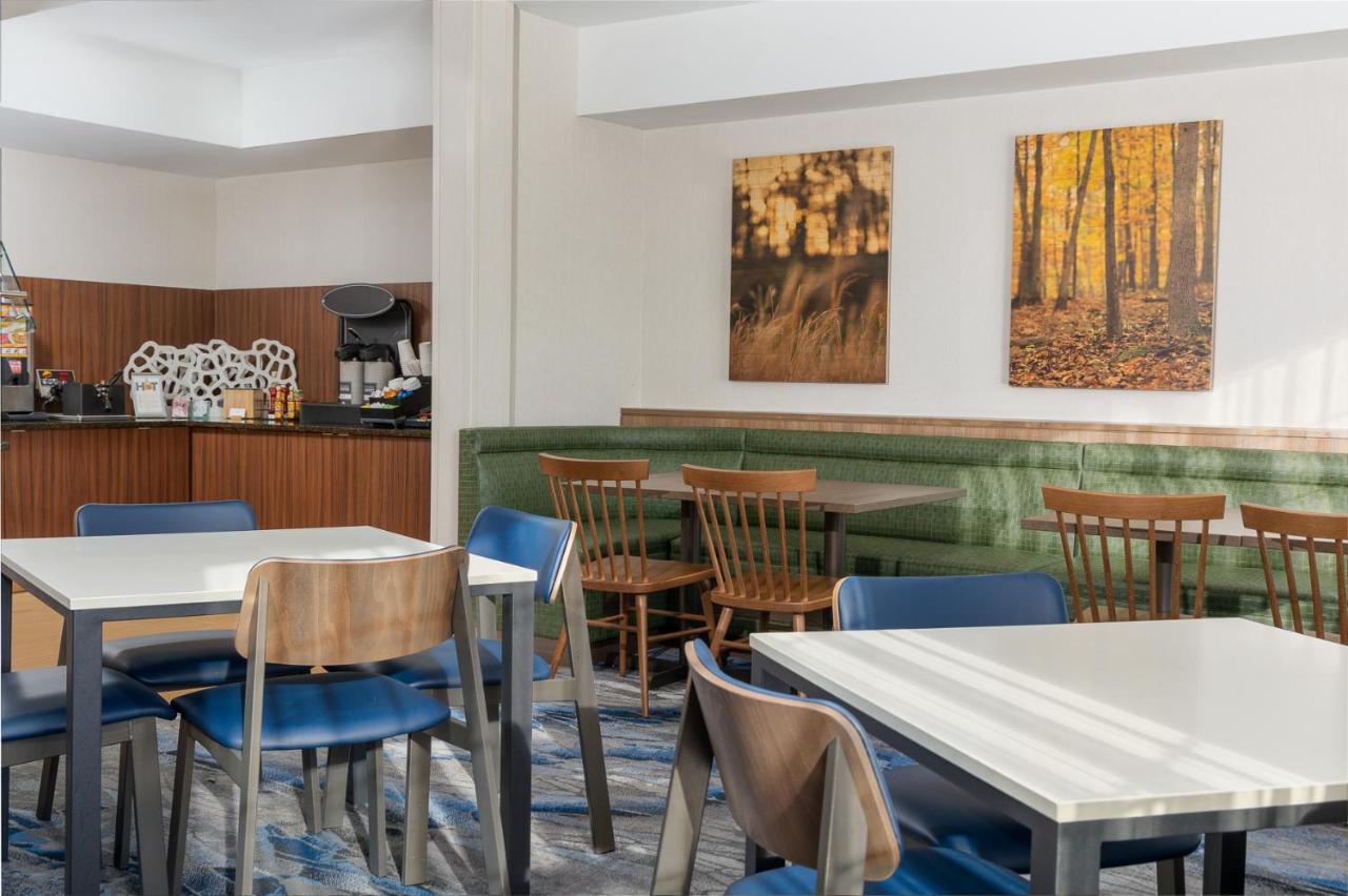 | Fairfield Inn and Suites by Marriott Cincinnati Eastgate