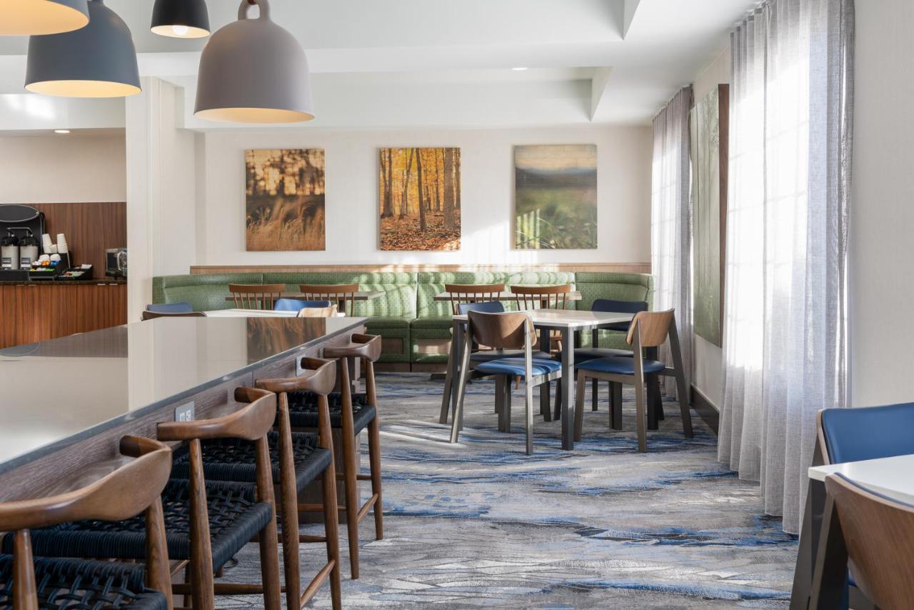 | Fairfield Inn and Suites by Marriott Cincinnati Eastgate