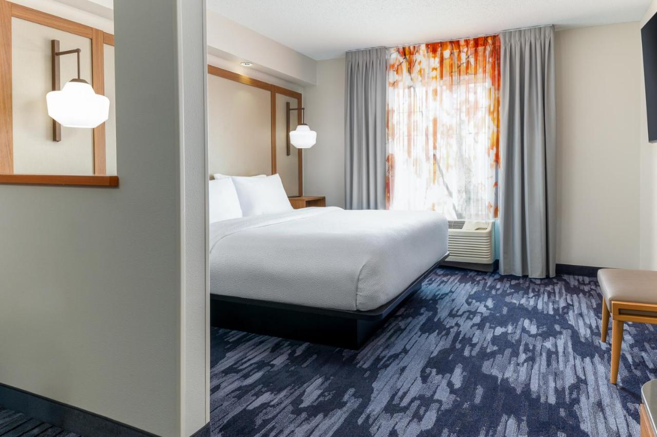 | Fairfield Inn and Suites by Marriott Cincinnati Eastgate