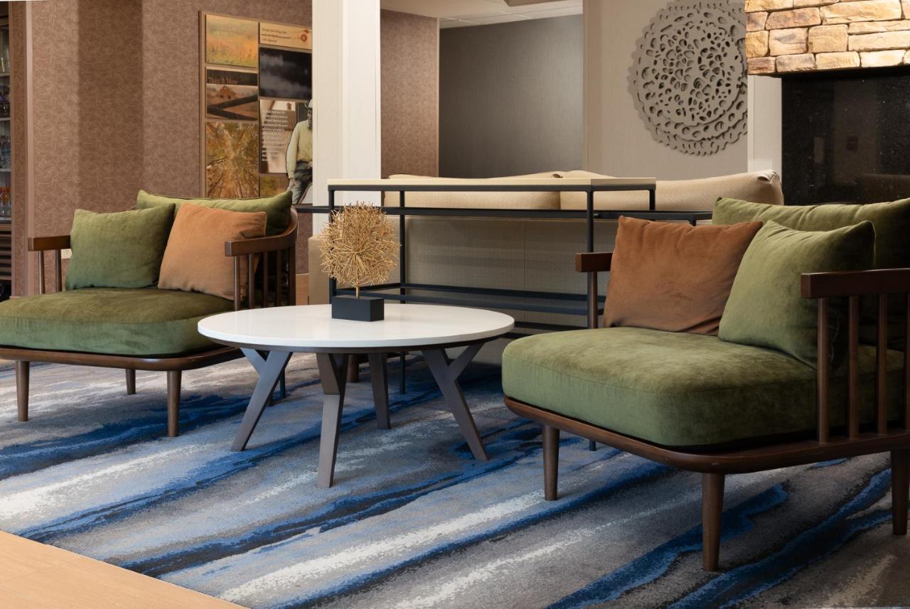 | Fairfield Inn and Suites by Marriott Cincinnati Eastgate