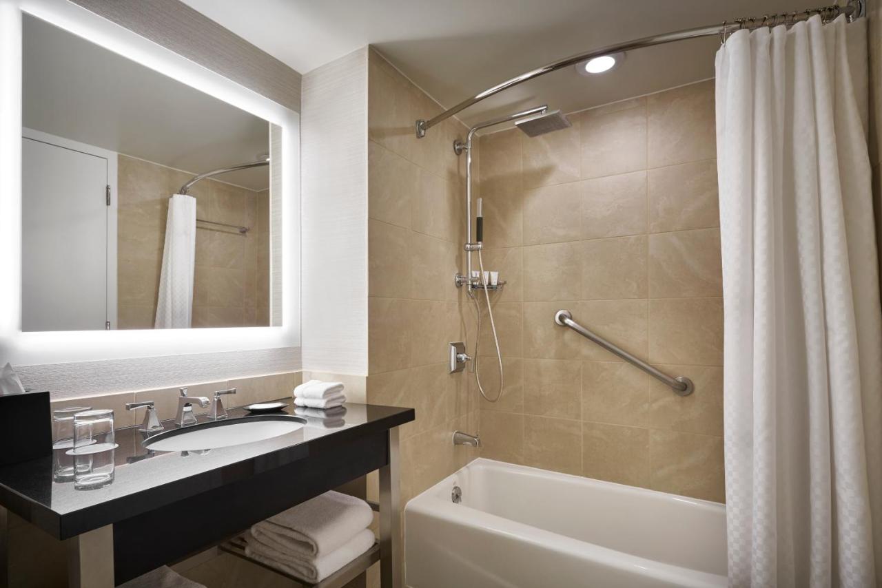 | The Westin Alexandria Old Town