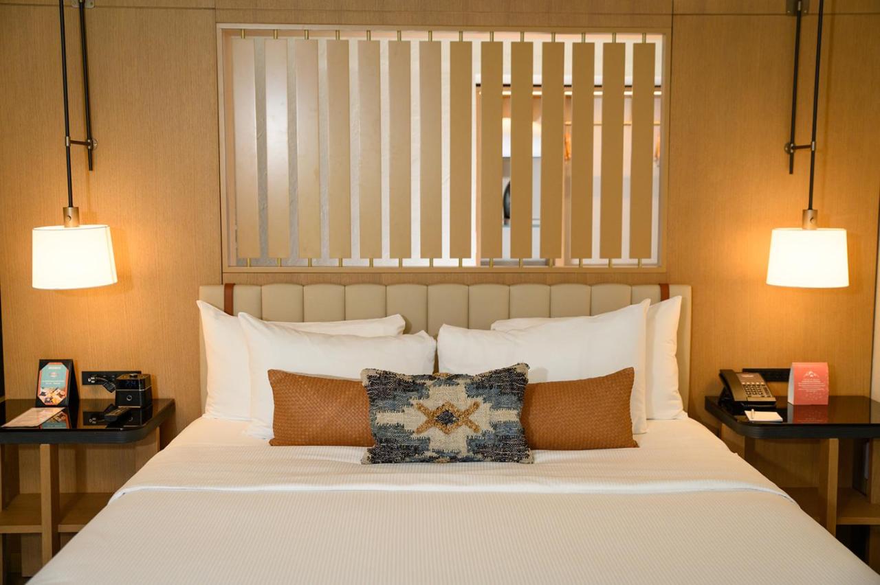 | Orchards Inn