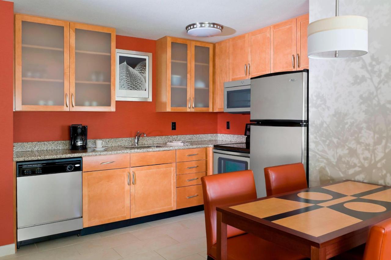 | Residence Inn Lansing West