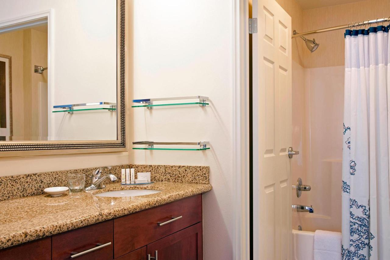 | Residence Inn Lansing West