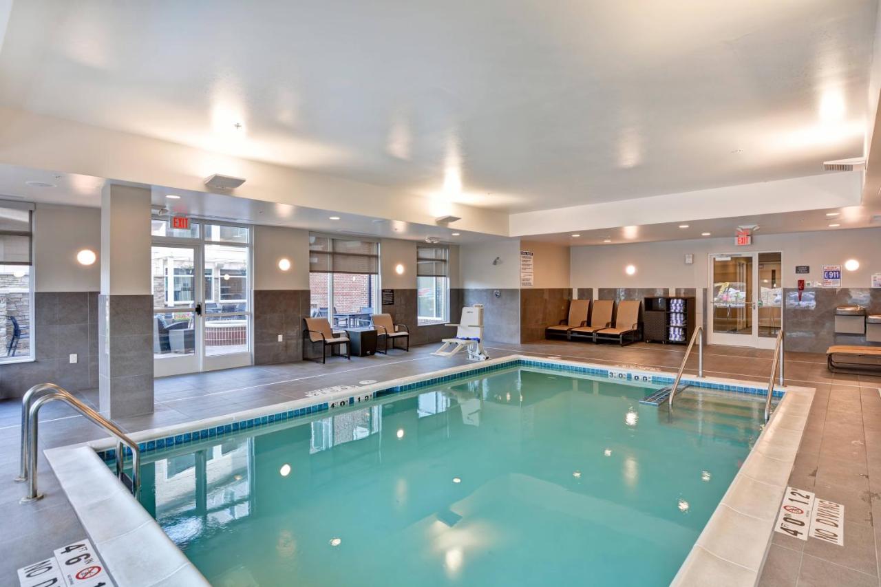 | Residence Inn by Marriott Milwaukee North/Glendale