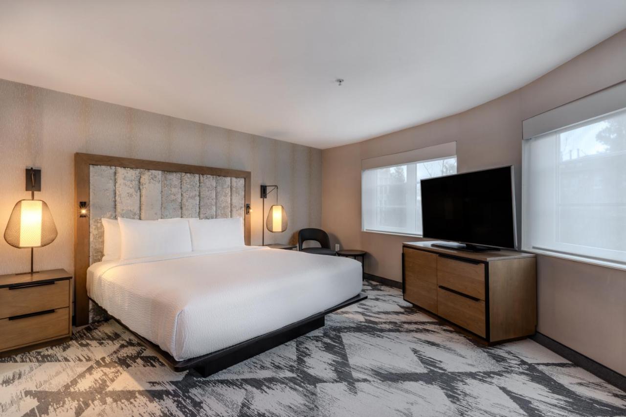 | Silver Cloud Hotel - Seattle Broadway