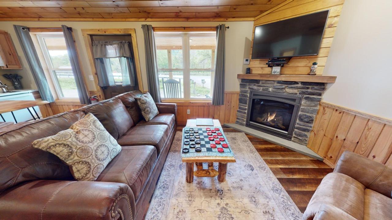 | Rough Cut Lodge