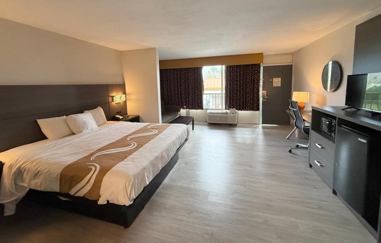King Suite - Non-Smoking at Quality Inn & Suites Baton Rouge West – Port Allen