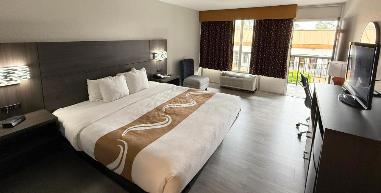 King Room - Non-Smoking at Quality Inn & Suites Baton Rouge West – Port Allen