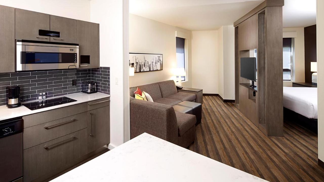 Corner King Studio at Hyatt House Pittsburgh/Bloomfield/Shadyside
