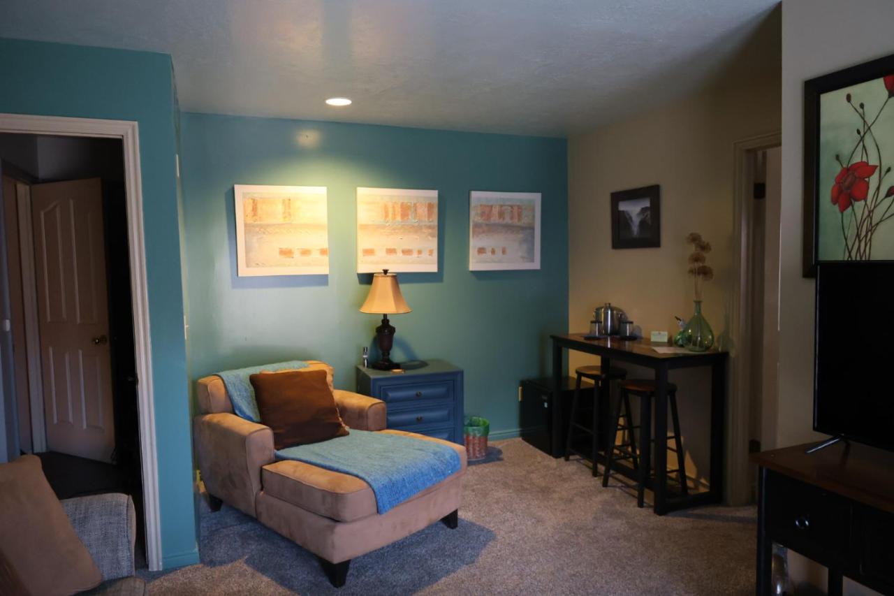 | Harvest House Bed and Breakfast