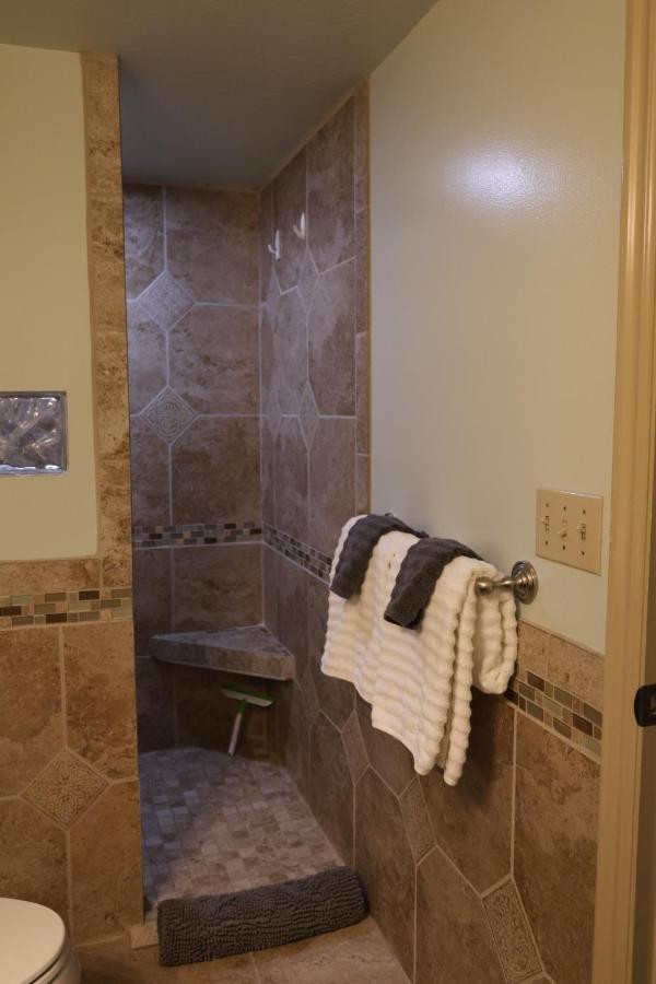 | Harvest House Bed and Breakfast
