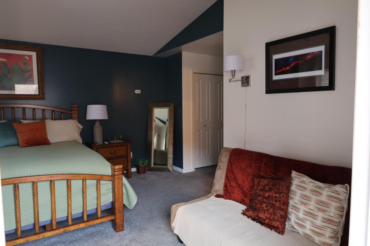| Harvest House Bed and Breakfast