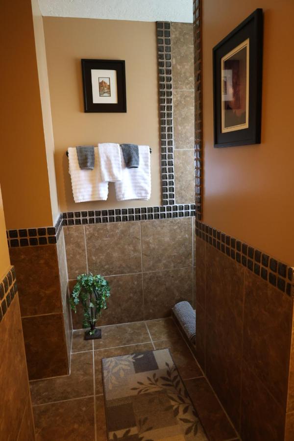 | Harvest House Bed and Breakfast