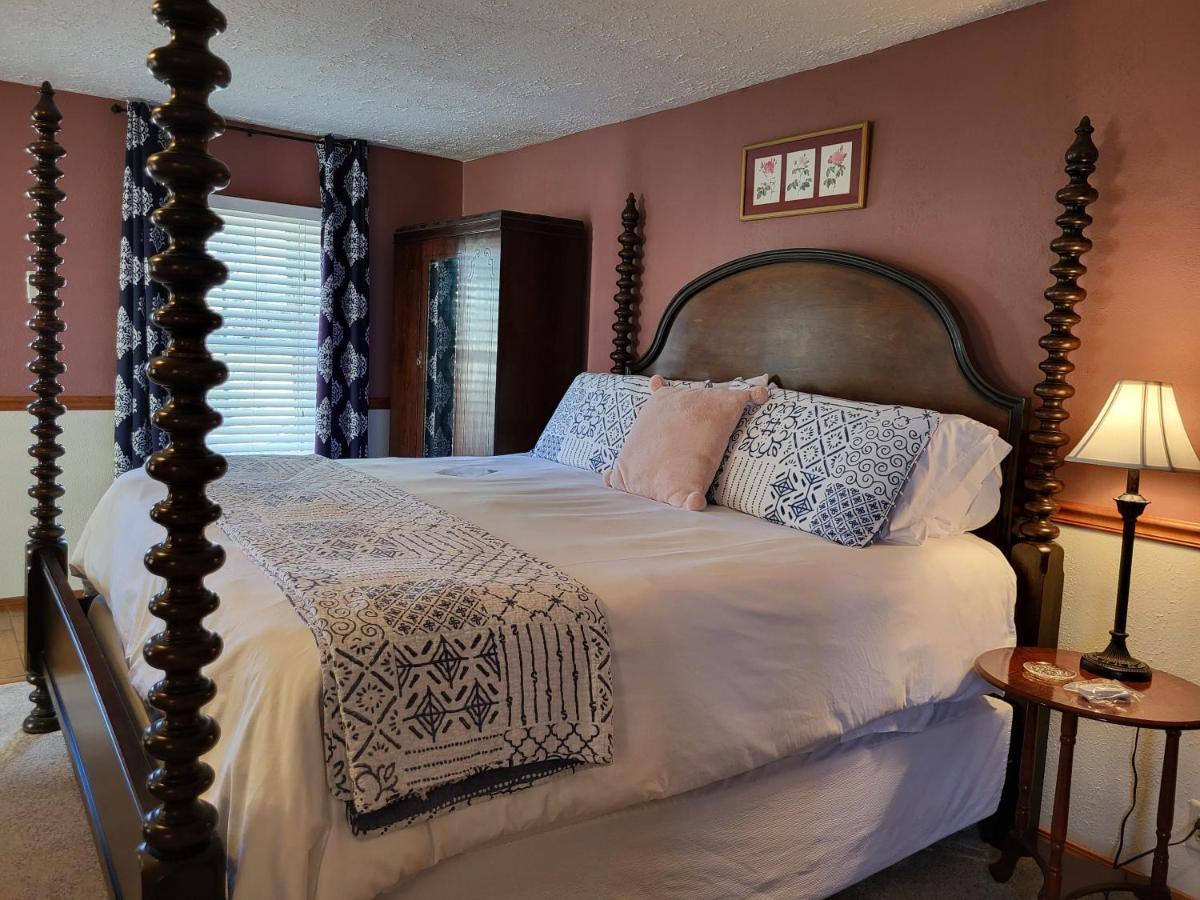 | 5 Ojo Inn Bed and Breakfast