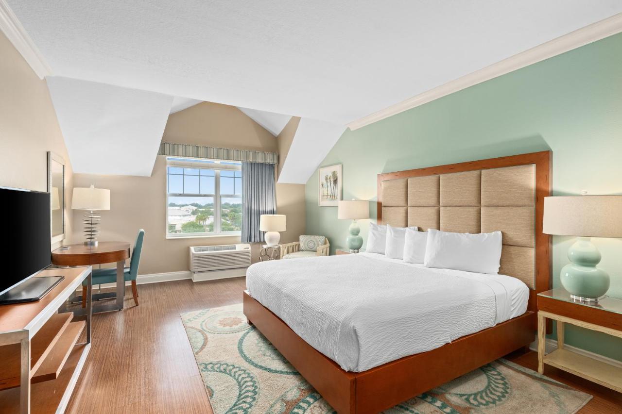 King Room at The Waterfront Inn