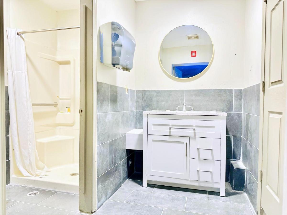 King Studio Suite - Non-Smoking at Days Inn by Wyndham Rutland/Killington Area