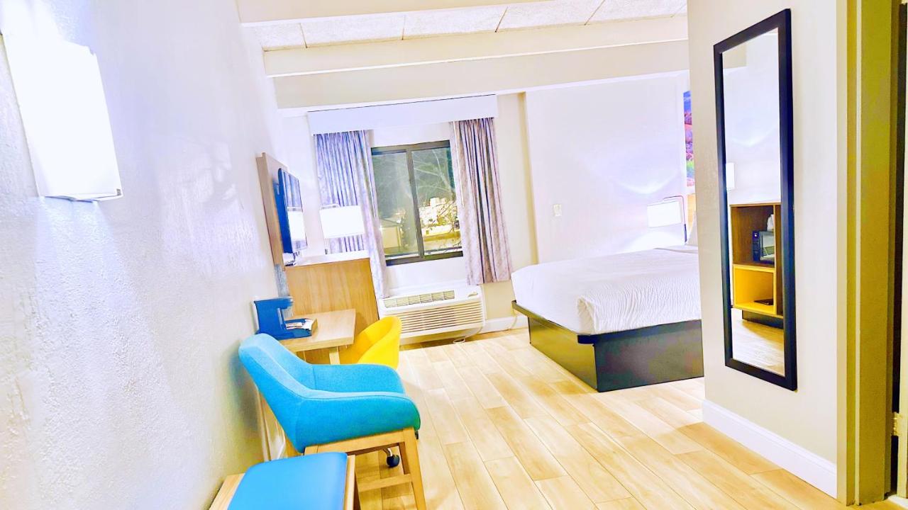 King Studio Suite - Non-Smoking at Days Inn by Wyndham Rutland/Killington Area