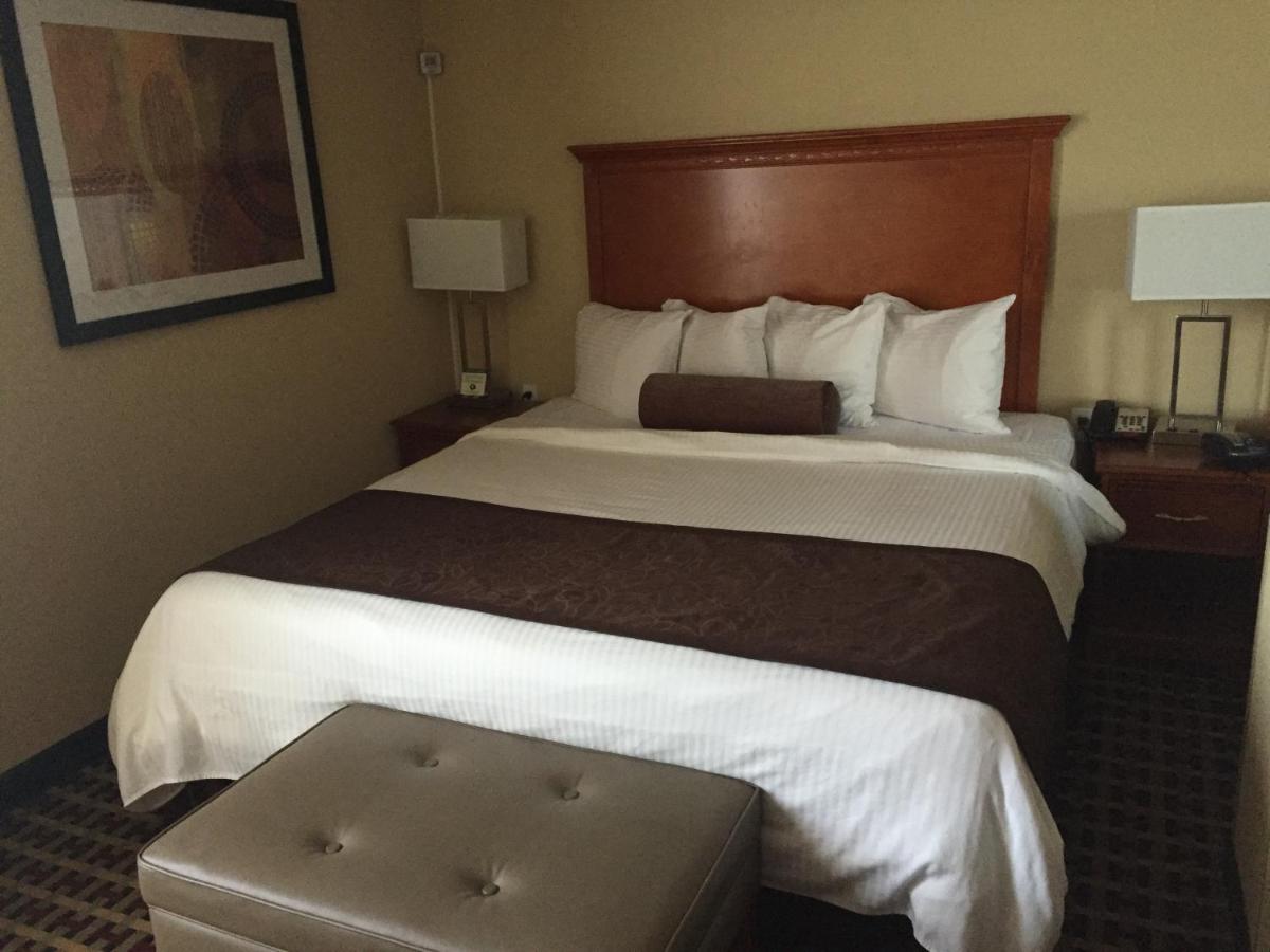 King Room - Non-Smoking at Fort Washington Inn