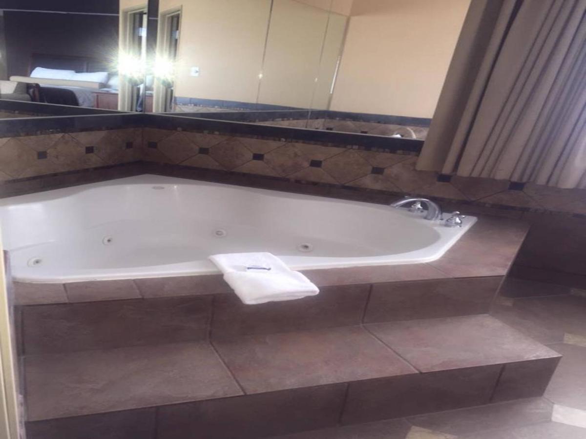 King Studio Suite - Non-Smoking at Microtel Inn & Suites by Wyndham Quincy