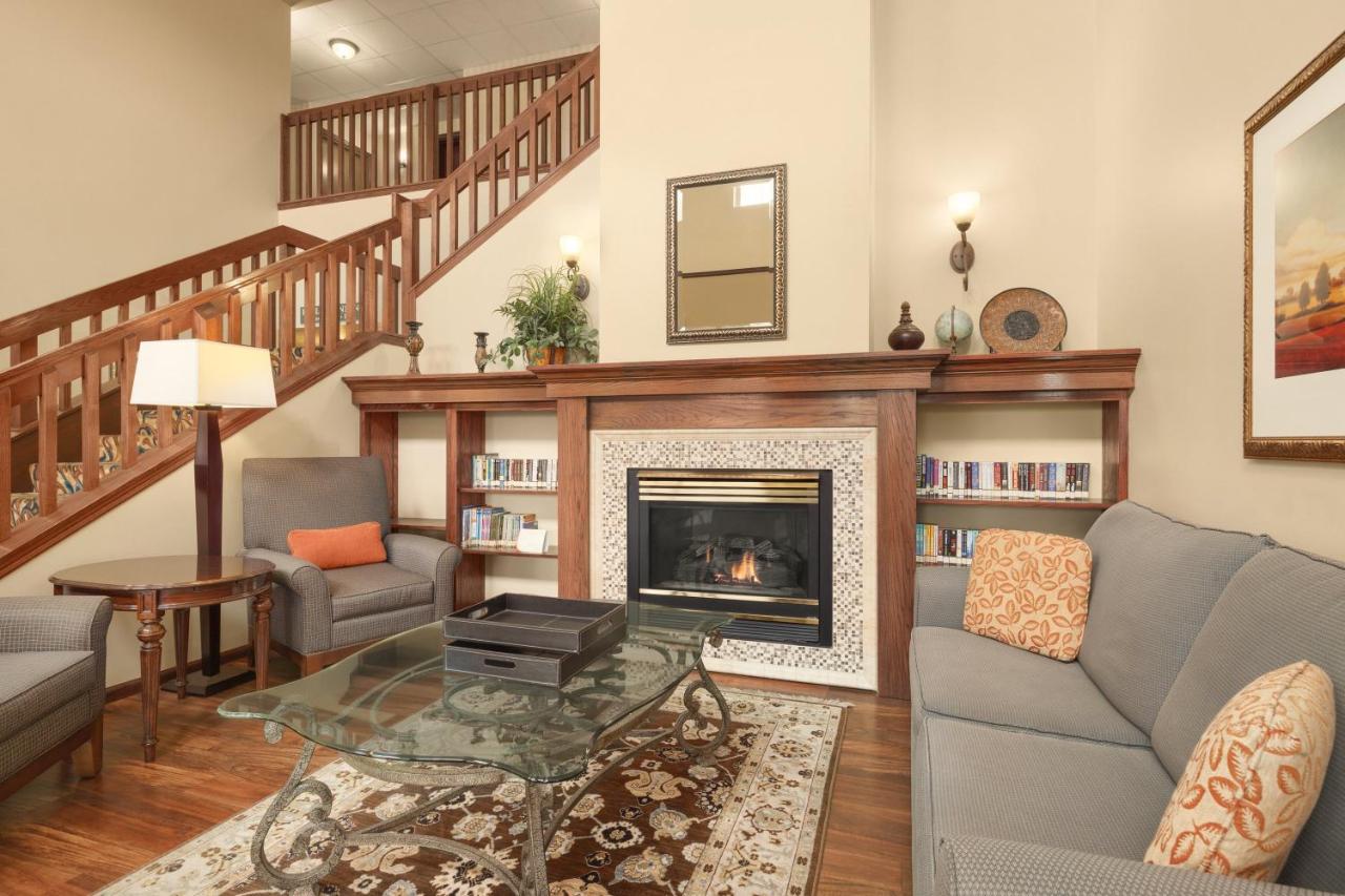 | Country Inn & Suites by Radisson, Sioux Falls, SD