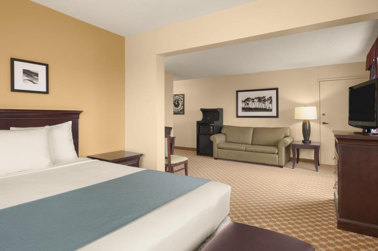 King Studio Suite with Whirlpool - Non-Smoking at Country Inn & Suites by Radisson, Sioux Falls