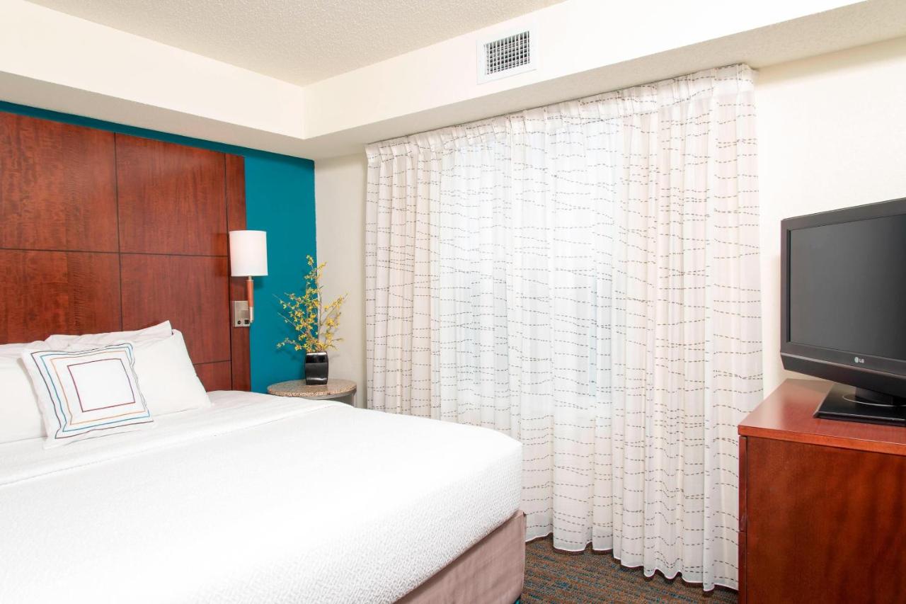 Two-Bedroom Suite at Residence Inn by Marriott Toledo Maumee