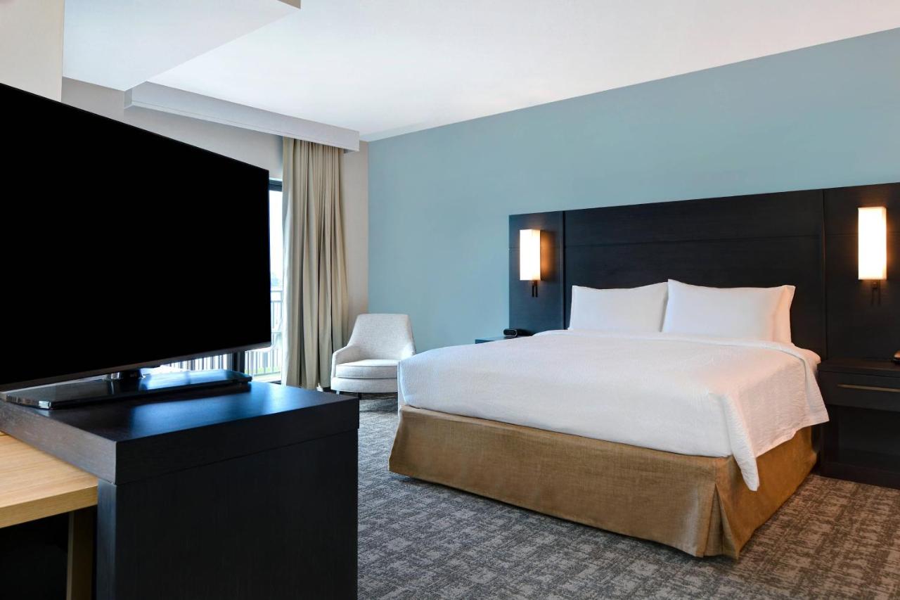 King Studio with Balcony, Water View and Adapted Tub - Mobility Accessible at Residence Inn by Marriott Fort Walton Beach