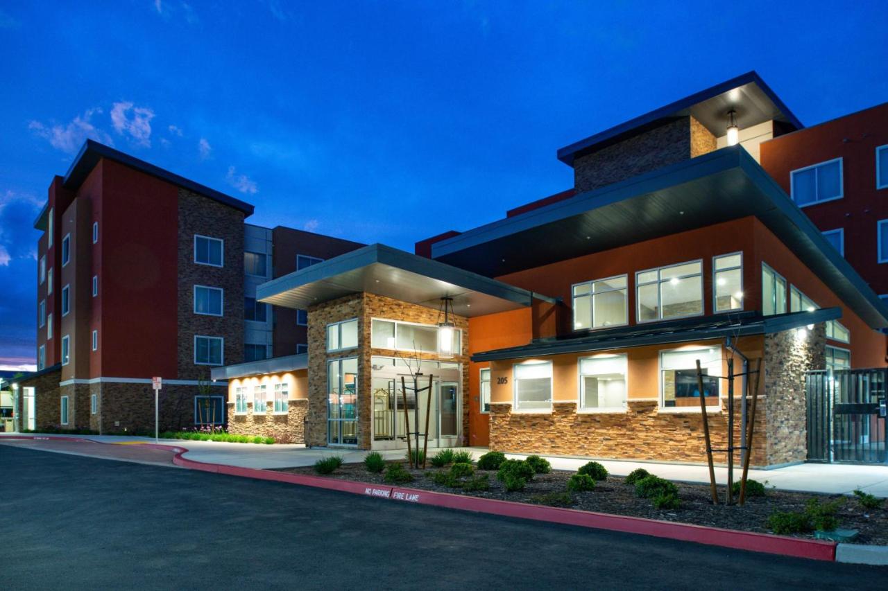 | Residence Inn Visalia
