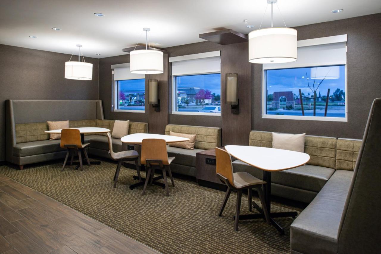 | Residence Inn Visalia