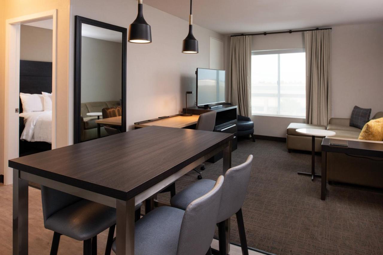 | Residence Inn Visalia