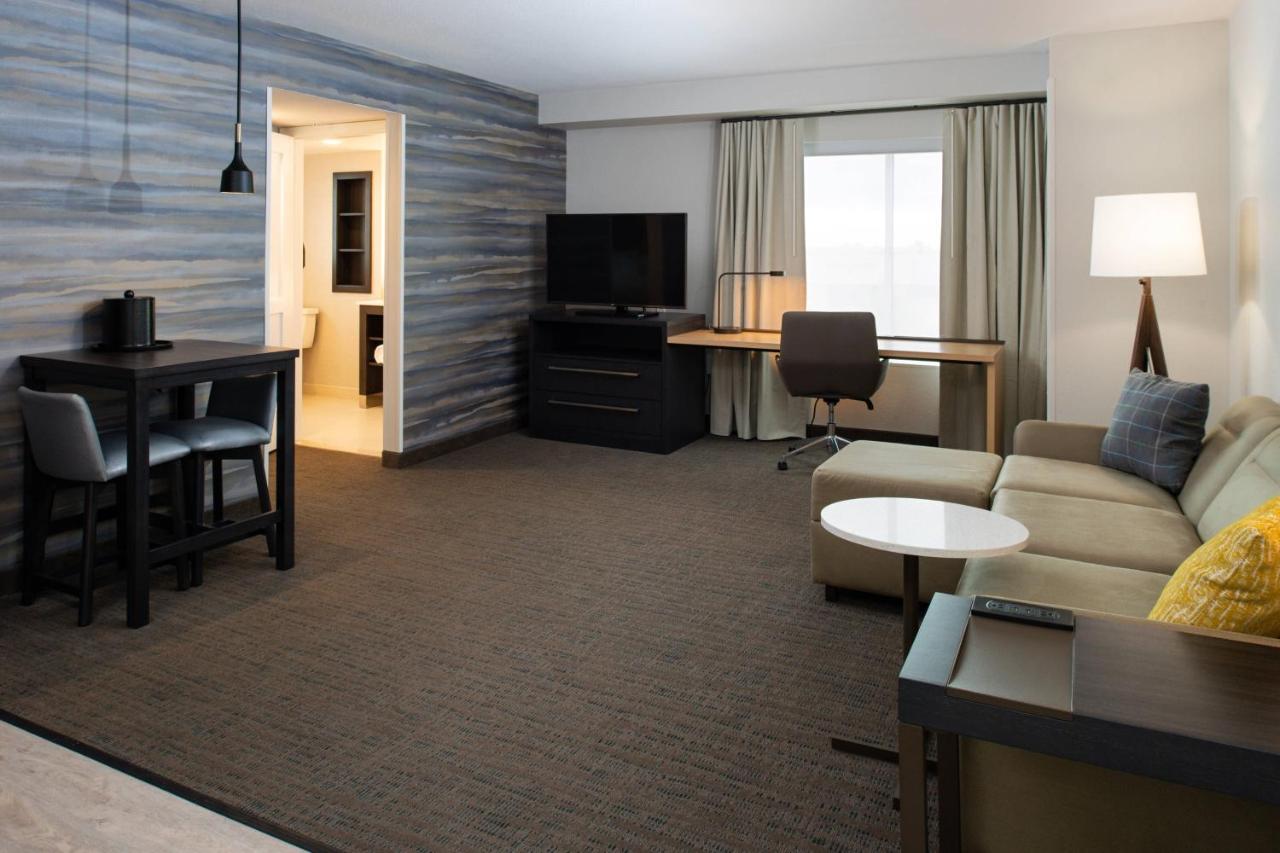 | Residence Inn Visalia