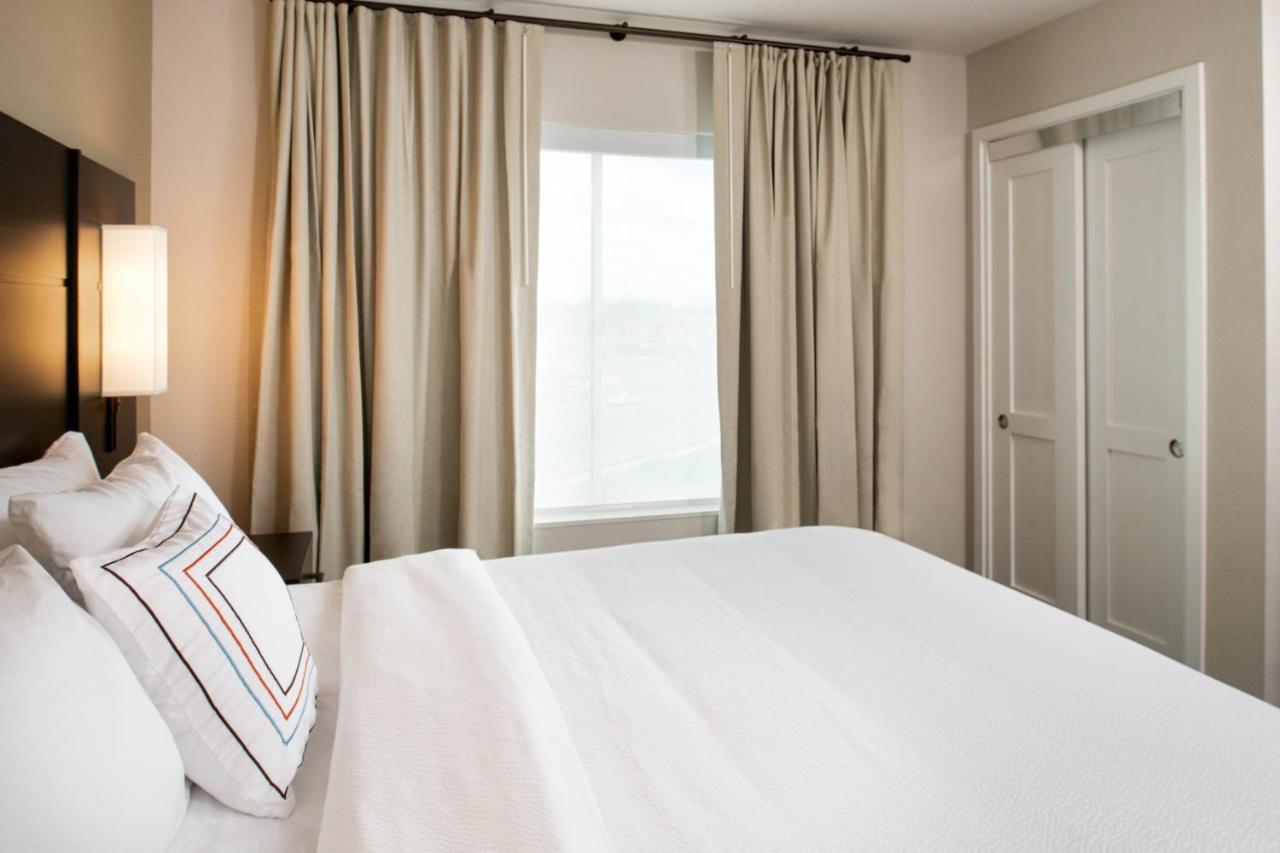 | Residence Inn Visalia